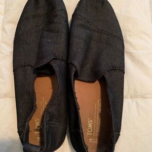 Toms Men’s slip ons